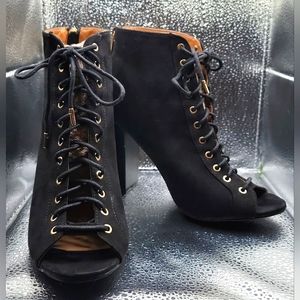 Bamboo Embark-08M, Open toe back zip & front lace boot heels, Black, US size 9